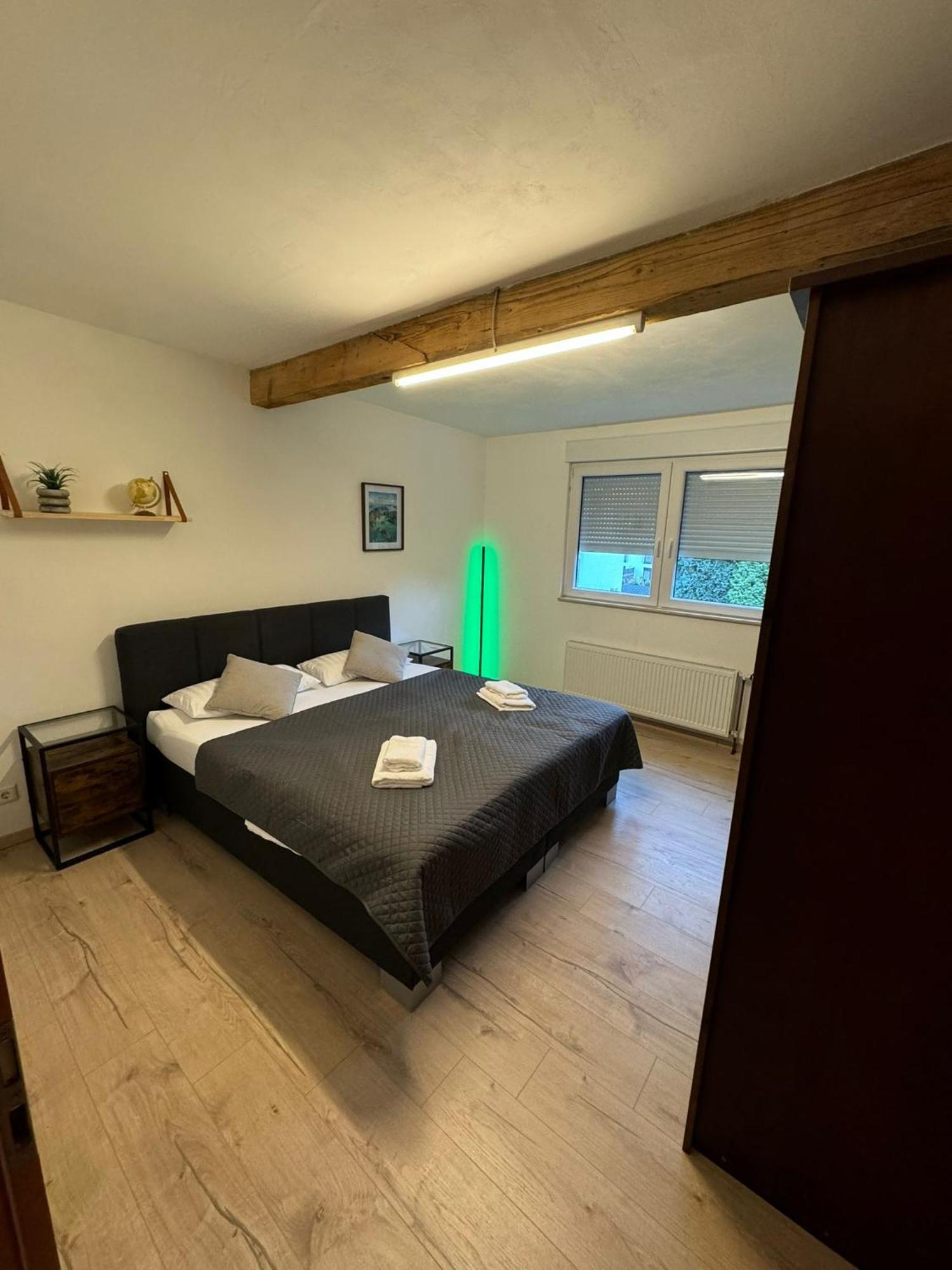 Schoene Ruhige Wohnung In Anliegerstrasse Essen Luaran gambar